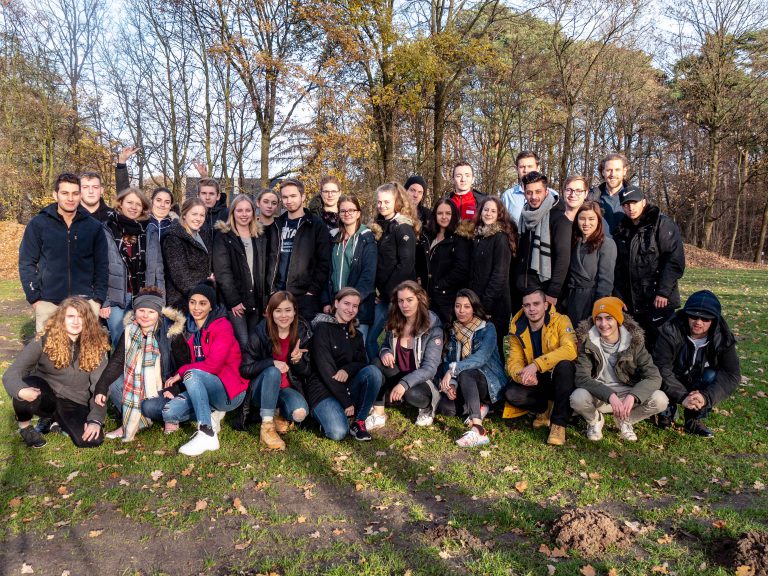 Gruppenbild der Provinzhelden vom 1. großen Seminar